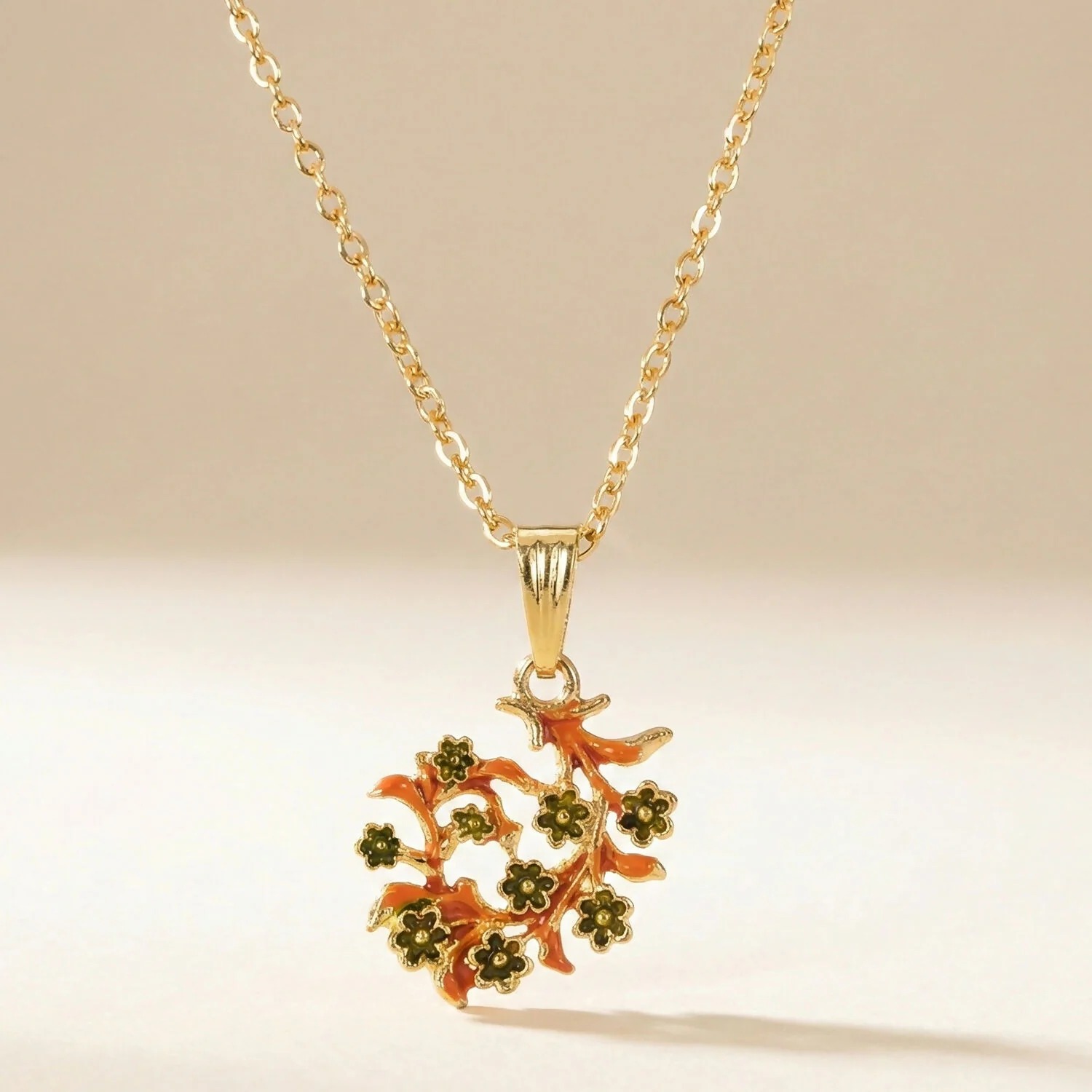 Floral Vine Pendant Necklace – Elegant Traditional Design